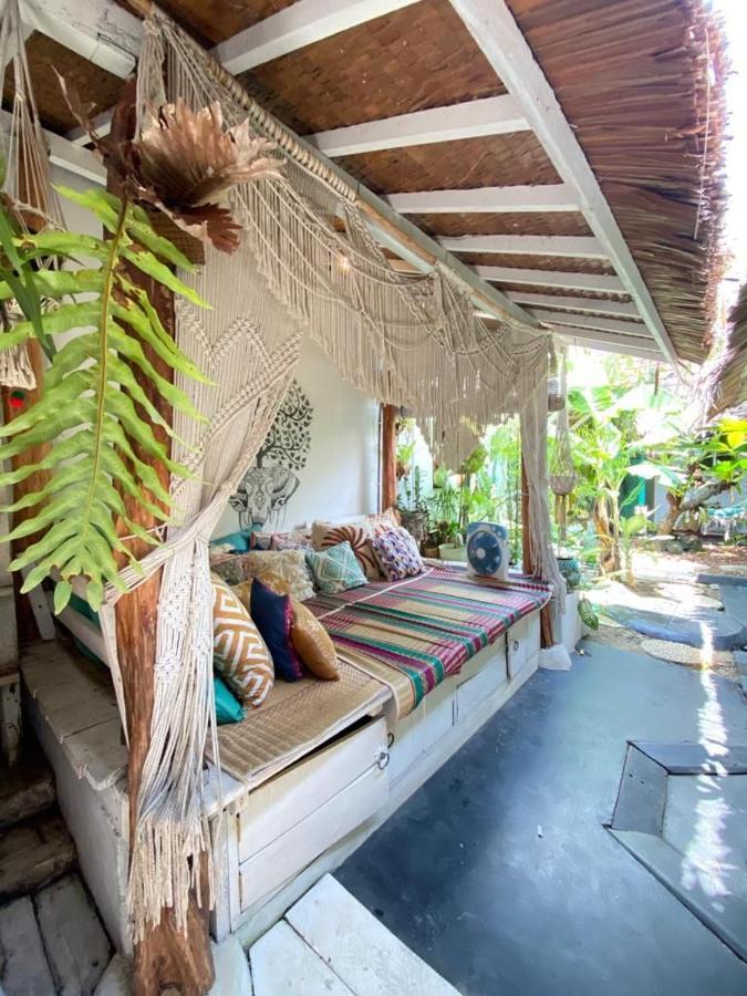The Bodhi Tree Karimunjawa Hostel Exterior photo