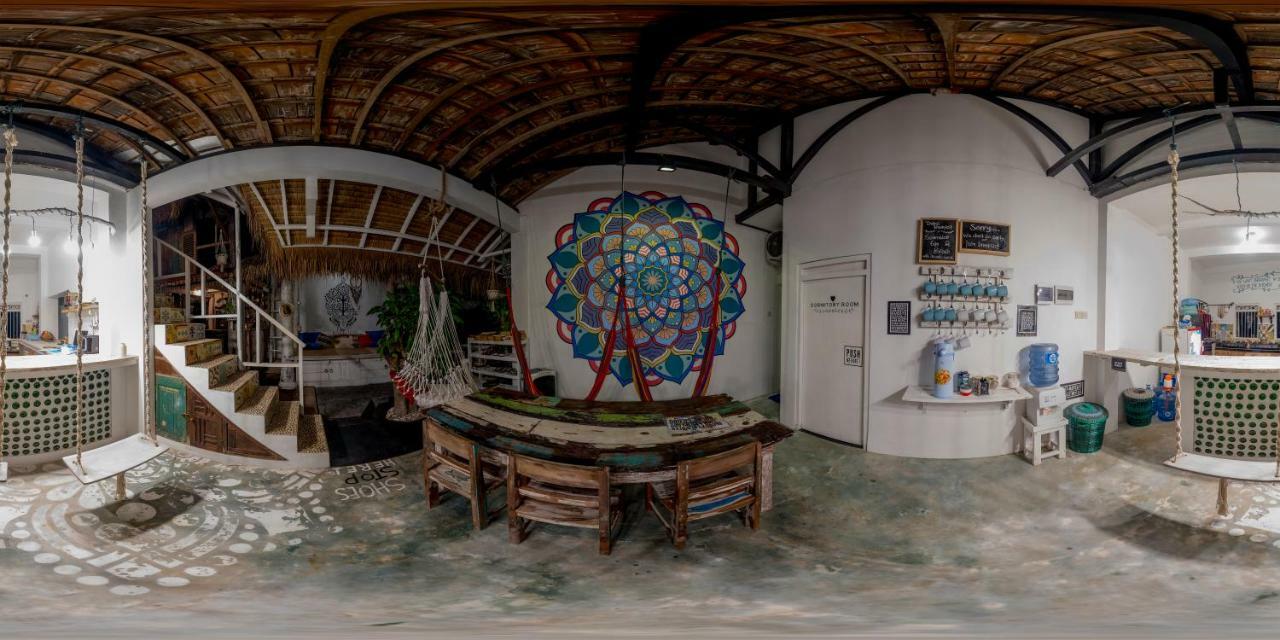 The Bodhi Tree Karimunjawa Hostel Exterior photo