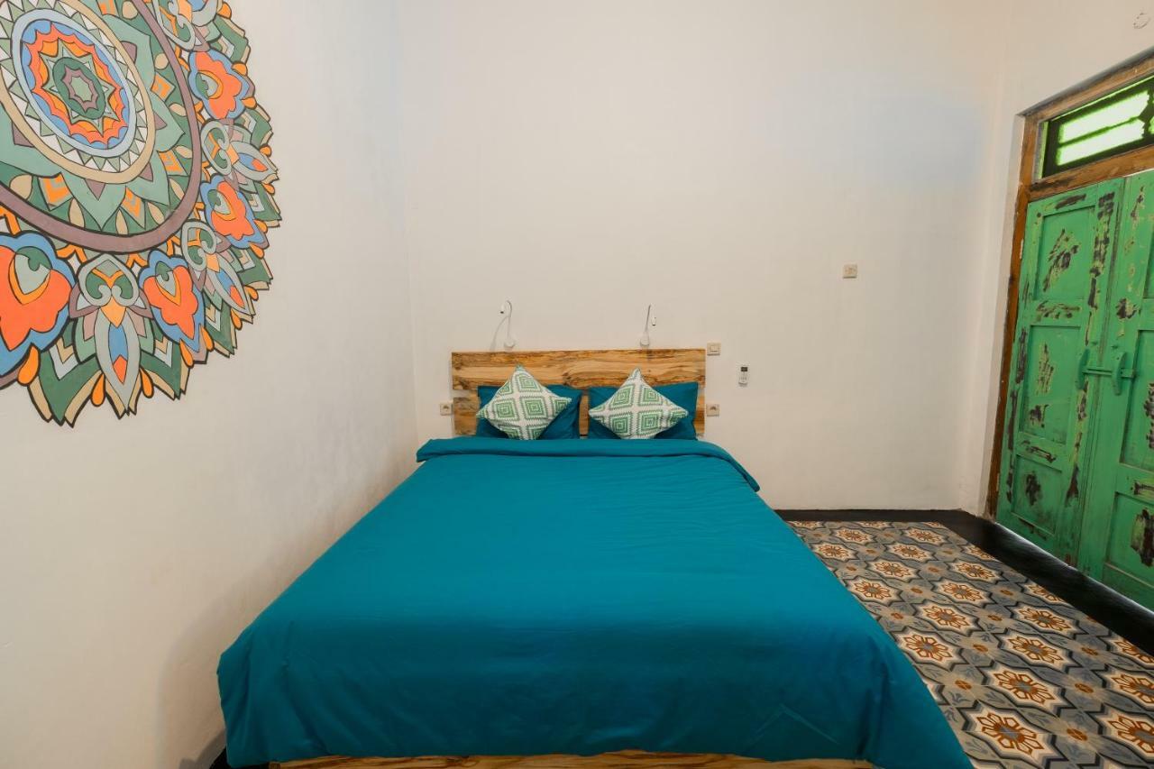 The Bodhi Tree Karimunjawa Hostel Exterior photo